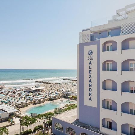 Hotel Alexandra - Beach Front - Healthy Xxl Breakfast & Brunch Until 12 30 - Parking Included ميسانو ادرياتيكو المظهر الخارجي الصورة