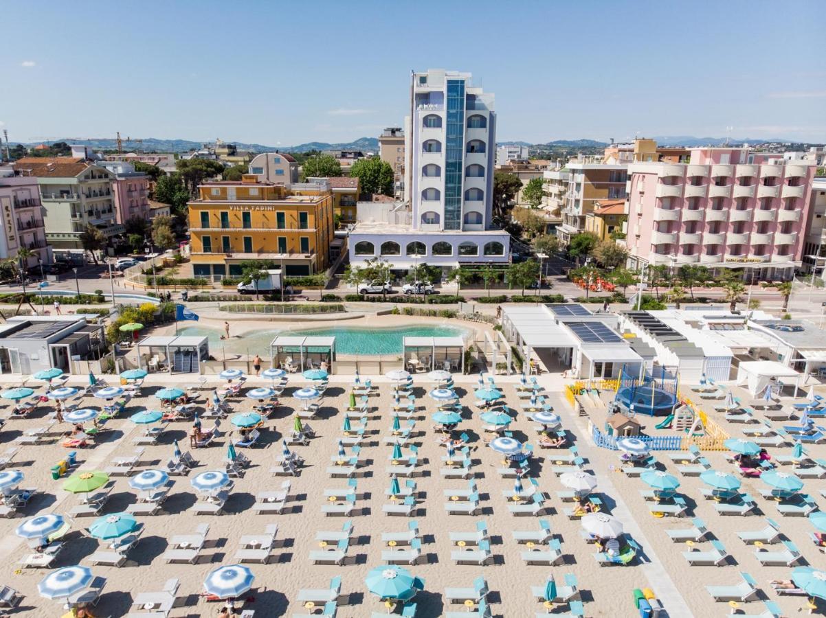 Hotel Alexandra - Beach Front - Healthy Xxl Breakfast & Brunch Until 12 30 - Parking Included ميسانو ادرياتيكو المظهر الخارجي الصورة