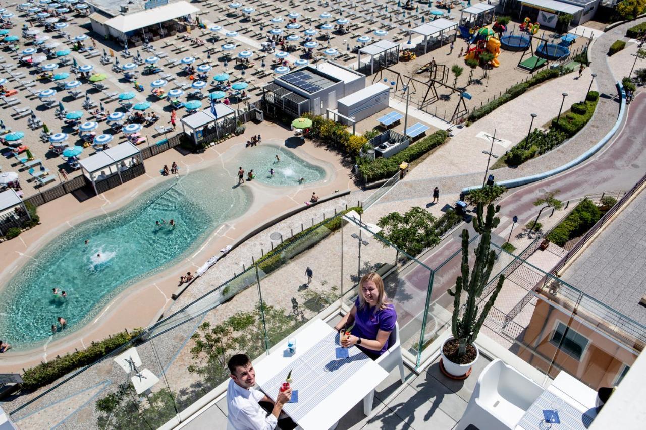 Hotel Alexandra - Beach Front - Healthy Xxl Breakfast & Brunch Until 12 30 - Parking Included ميسانو ادرياتيكو المظهر الخارجي الصورة