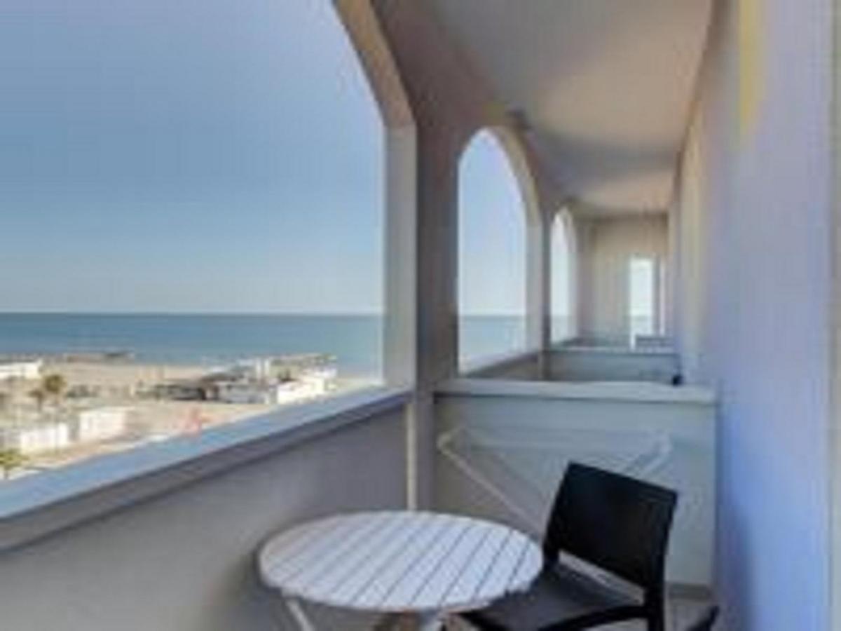 Hotel Alexandra - Beach Front - Healthy Xxl Breakfast & Brunch Until 12 30 - Parking Included ميسانو ادرياتيكو المظهر الخارجي الصورة