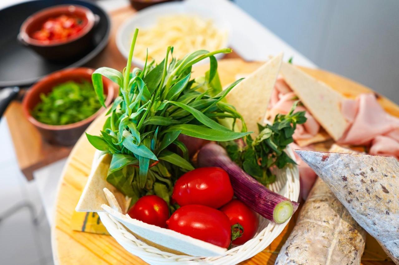 Hotel Alexandra - Beach Front - Healthy Xxl Breakfast & Brunch Until 12 30 - Parking Included ميسانو ادرياتيكو المظهر الخارجي الصورة