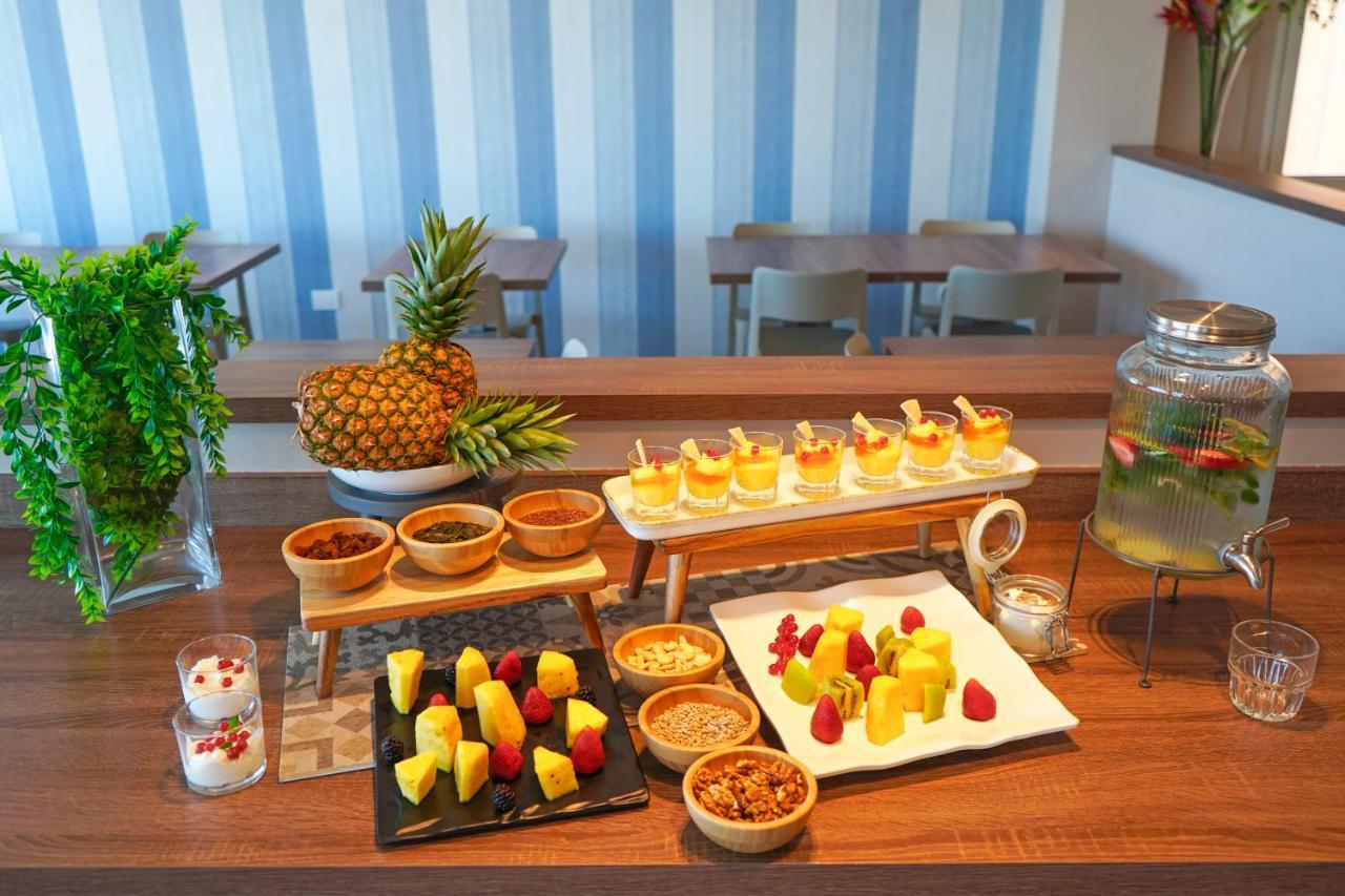 Hotel Alexandra - Beach Front - Healthy Xxl Breakfast & Brunch Until 12 30 - Parking Included ميسانو ادرياتيكو المظهر الخارجي الصورة