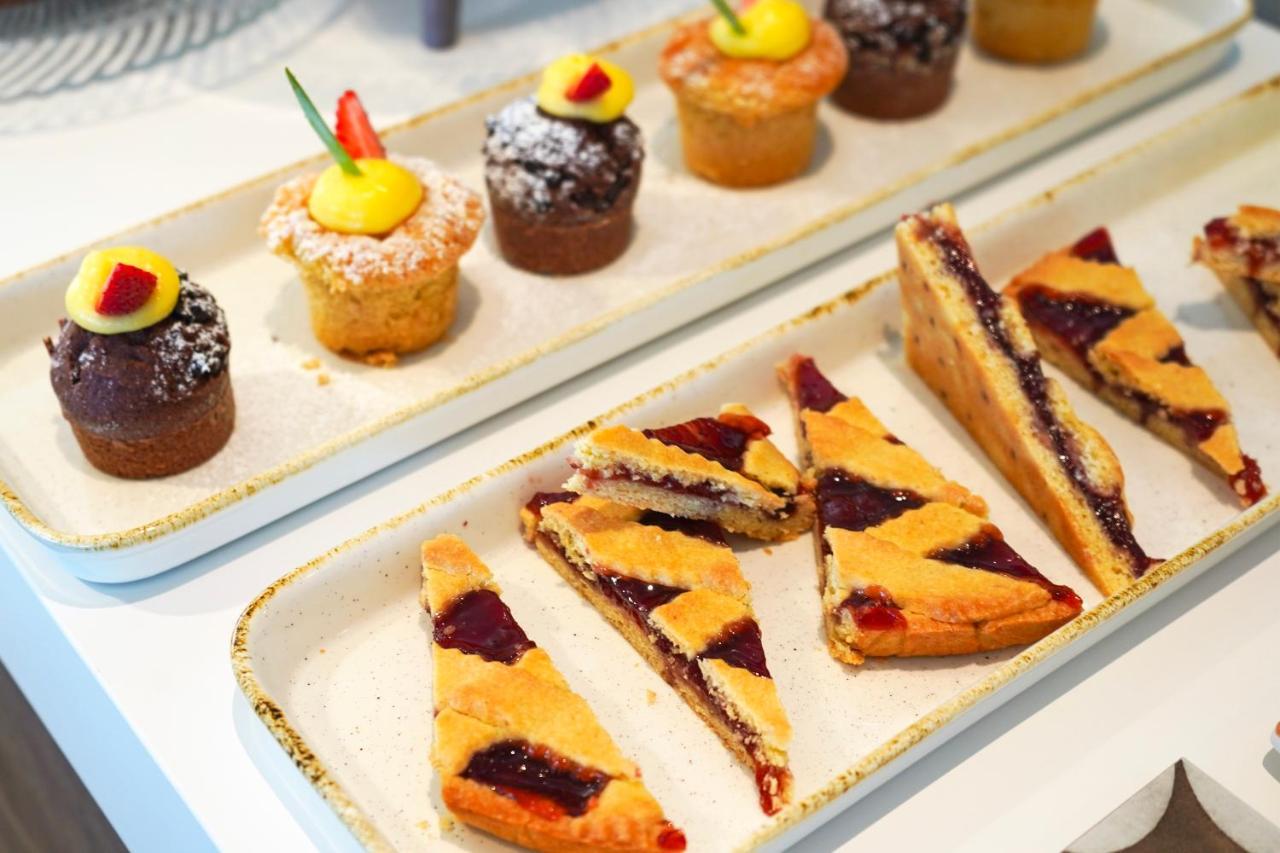 Hotel Alexandra - Beach Front - Healthy Xxl Breakfast & Brunch Until 12 30 - Parking Included ميسانو ادرياتيكو المظهر الخارجي الصورة